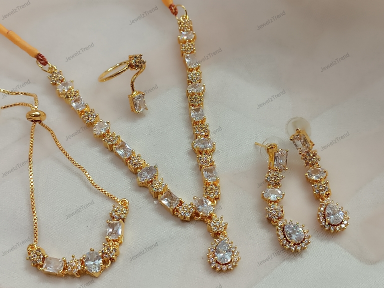 Necklace set